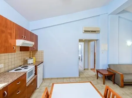 Tasia Maris Gardens Aparthotel 3*